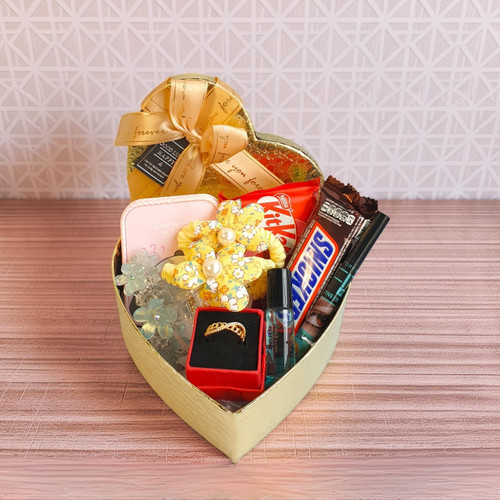 Glamorous Sweet Treats & Essentials Surprise Set with Ring