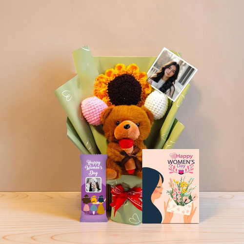 Personalized Chocolate, Photo &  Bouquet For Women