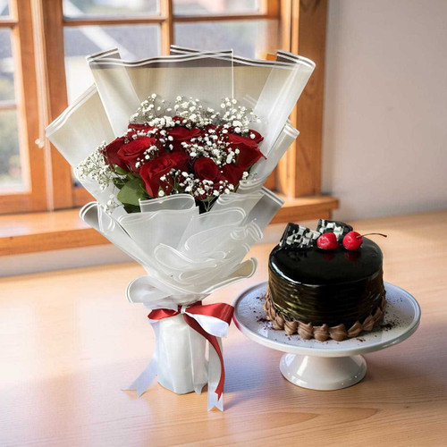 Delightful Cake and Red Roses Gift Set SK-2254