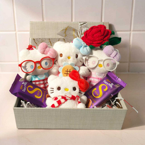 Kawaii Hello Kitty Keychains & Cadbury Chocolate Combo Set DKG-280