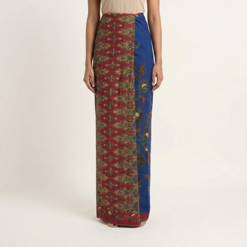 Traditional Blue Cotton Lungi with Multicolor Floral Patterns