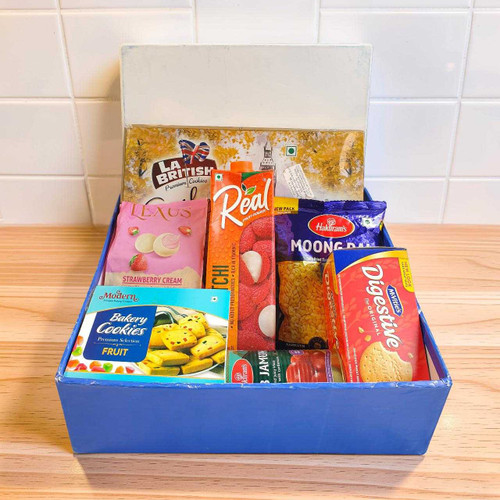 Delightful Snacks & Sweet Treats Gift Hamper DKG-424