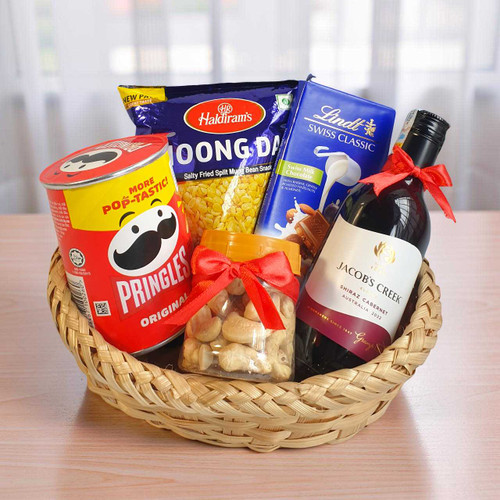 Red Wine & Snacks Delight Basket SPM-761