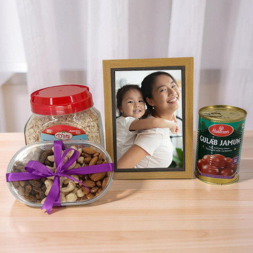 Sweet Memories & Delightful Treats Gift Box