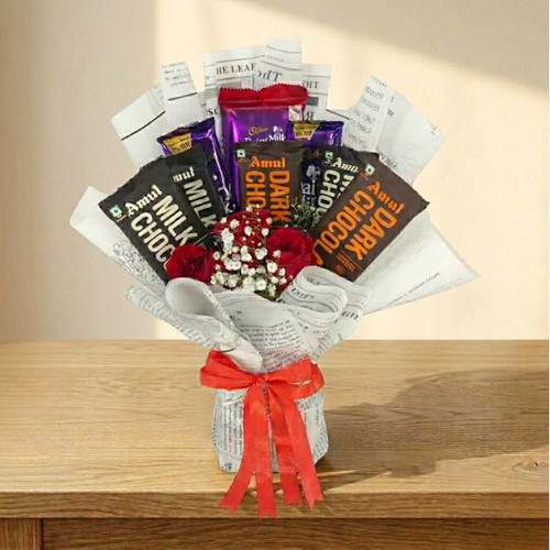 Assorted Chocolate & Fresh Rose Bouquet SK-2426
