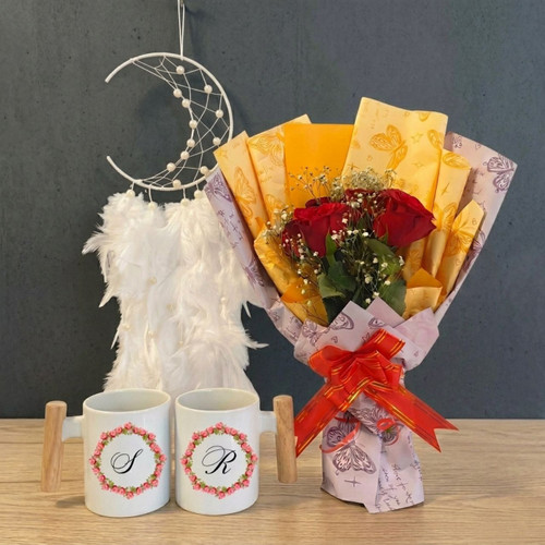 Couple’s Mug with Rose Bouquet & Dream Catcher