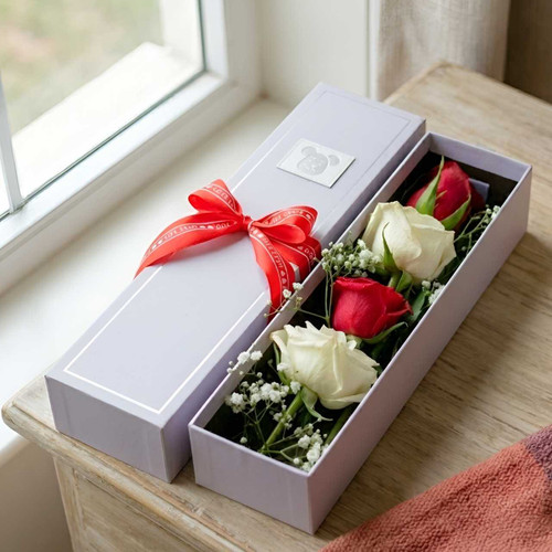 Red & White Rose Gift Box JNK-7117
