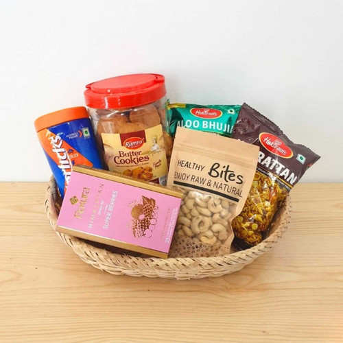 Rakura Tea, Horlicks & Snacks Gift Basket JNK-7257