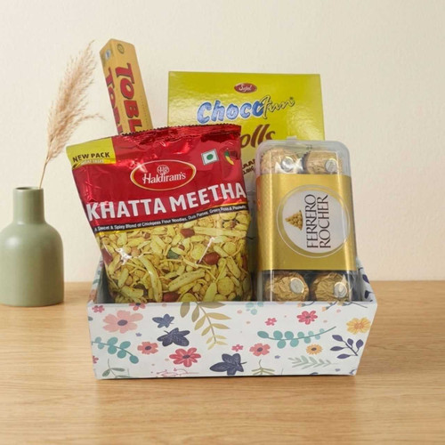Premium Snacks & Chocolates Box JNK-7324