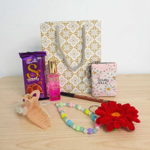 Beauty & Everyday Essentials Gift Hamper DKG-1149