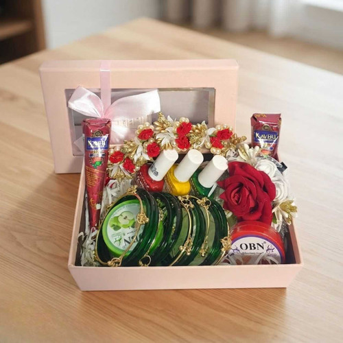 Graceful Green & Gold Beauty Hamper DKG-1296