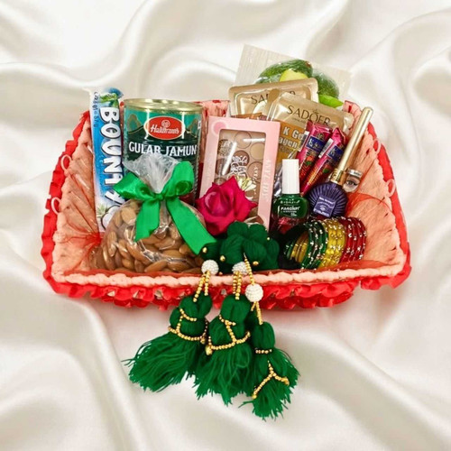 Festival Hamper with Eyeshadow, Skin Care & Chulthi Dhago SK-3368
