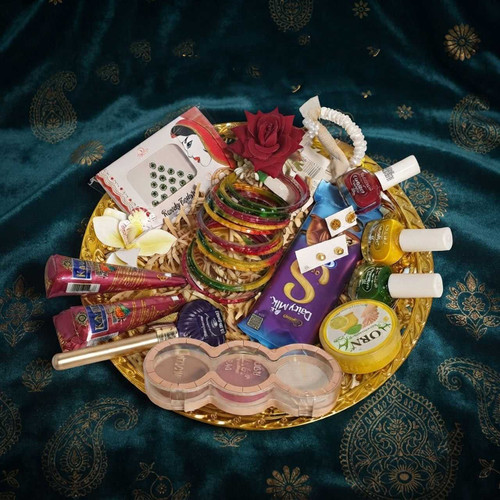 Shrawan Festive Gift Tray with Beauty Essentials & Bangles JNK-7582
