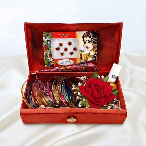 Women's Accessories Gift Box with Festive Bangles (2-8 Size) & Mehendi
