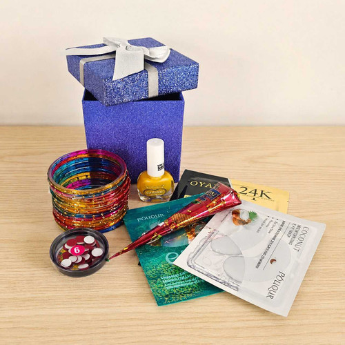 Women's Accessories Gift Box with Bangles & Beauty Essentials JNK-7613