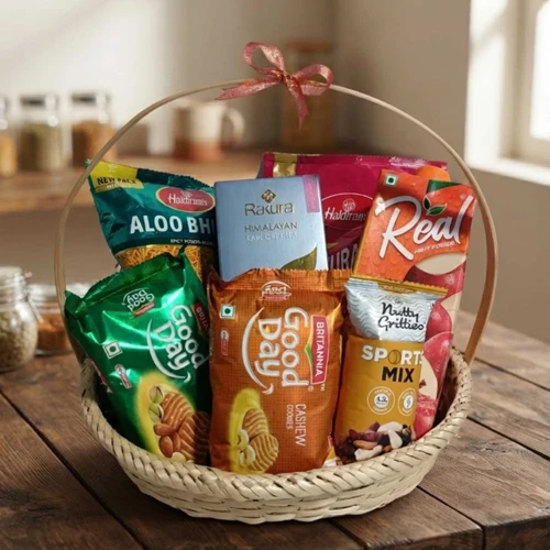Snacks Gift Basket with Real Juice & Rakura Tea JNK-8001