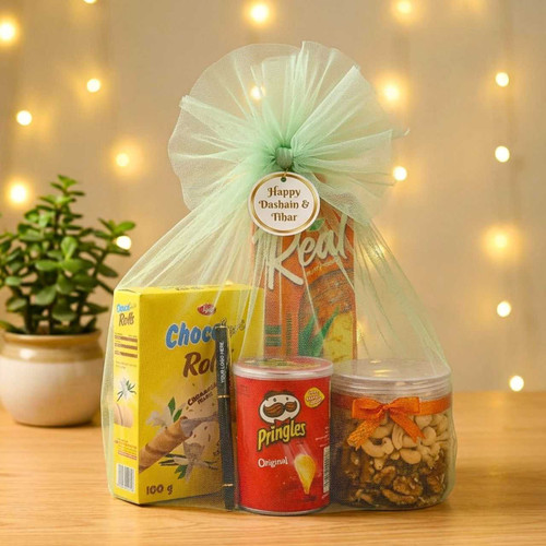 Festive Snack & Nut Gift Hamper DH-31