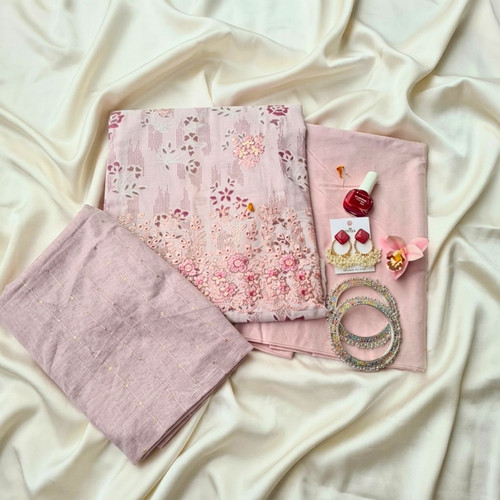 Kurta Set & Bangles With Beauty Accessories Hamper