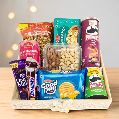 Crunchy Bites Gift Collection Set With Nuts
