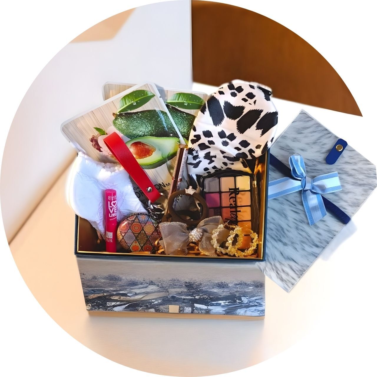 Cosmetics & Accessories