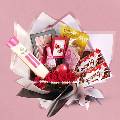 Beauty Gift with Chocolates and Roses for Her Mom Gift to Nepal | Giftmandu