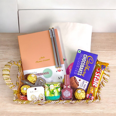A Complete Surprise Package For Her Gift Hampers Gift to Nepal | Giftmandu