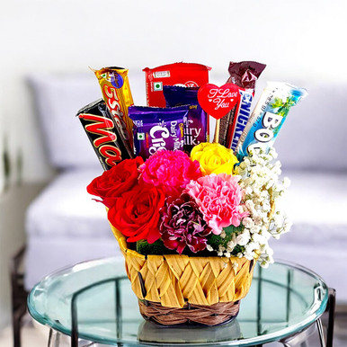 Chocolates & Roses Delight Basket Valentine's Day Gift to Nepal | Giftmandu