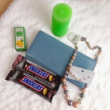Elegant Aromatic Gift Set for Women with Chocolates And Accessories NKS-849