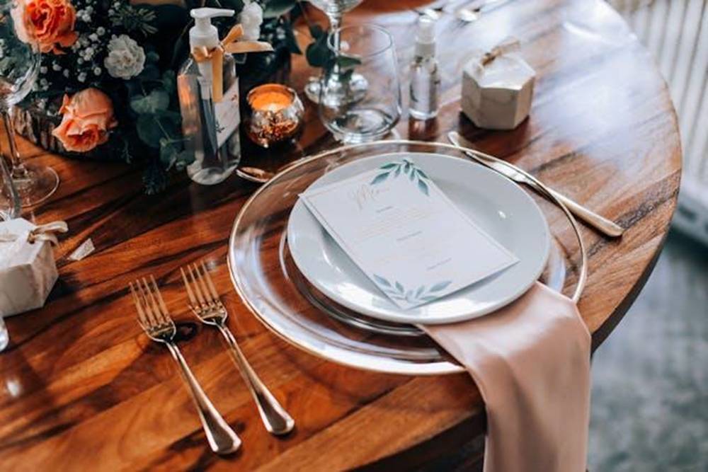 How to Use Decorative Gift Boxes with Lids for Wedding Table Settings ...