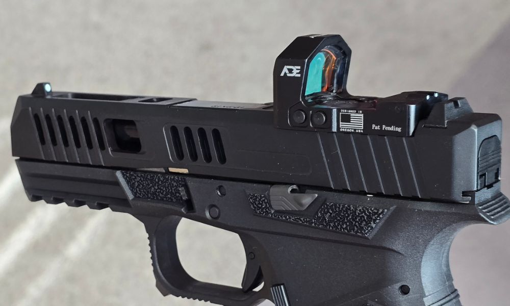 Red Dot vs. Iron Sights: Which Optic is Right for Your Pistol?