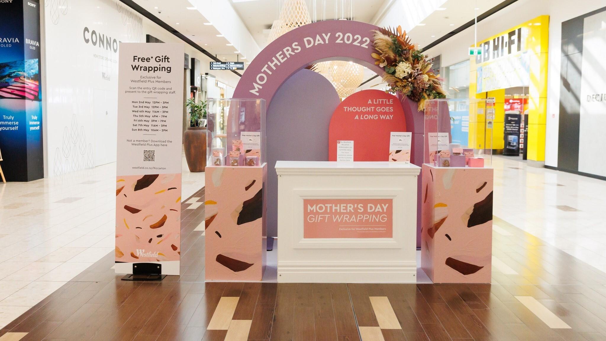 Pop up mall display | Mothers Day | Christmas gift wrap station NZ