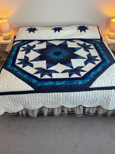 Framed Central Star Patchwork Amish Quilt 104x112