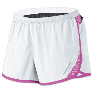 Brooks Running Synergy Short in Berry