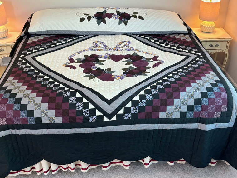Trip Around the Rose Appliqu�� Amish Quilt 108x114
