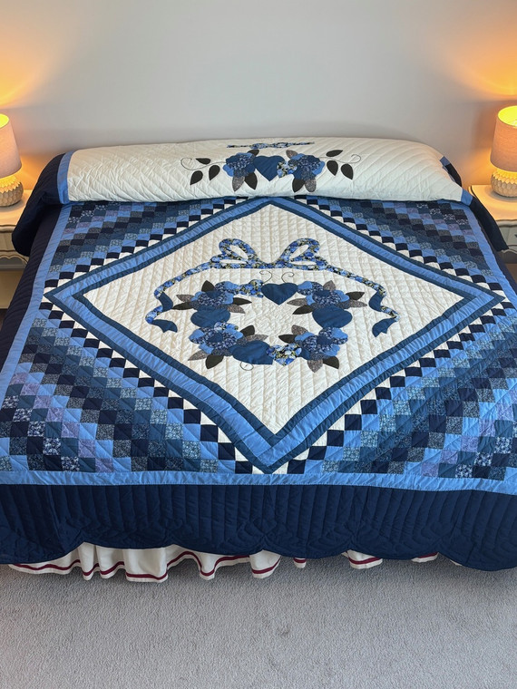 Trip Around the Rose Wreath Applique Amish Quilt 102x114