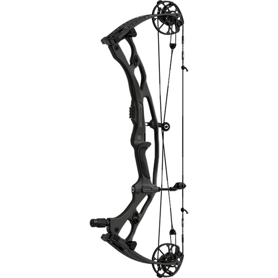 Hoyt Carbon Short 30 Blackout 30in. 70lb Right Hand