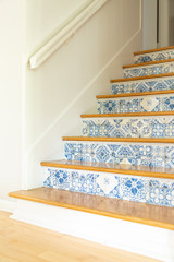 Staircase With Tiled Risers: Design Ideas and Installation Tips