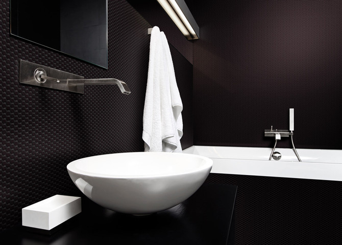 Bella Glass Tiles Hearth Palace Penny Round Shiny Black HP1PRSB bathroom tile