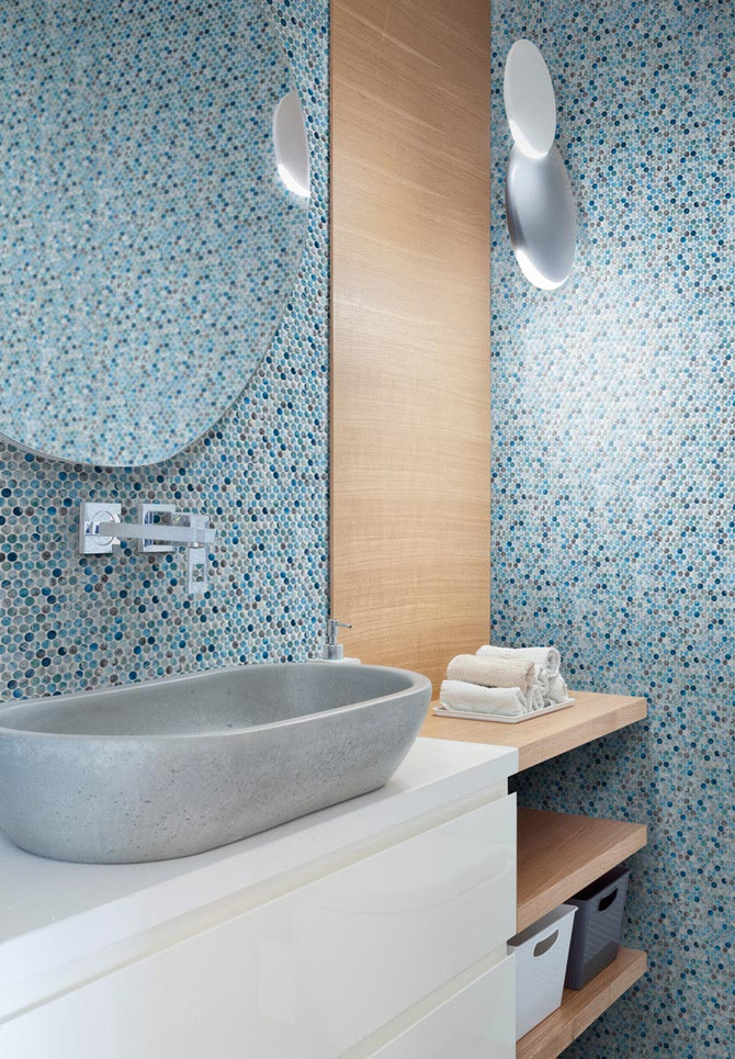 Onix Mosaico Hearth Palace Penny Round Kara Blue HP1PRKB bathroom wall tile
