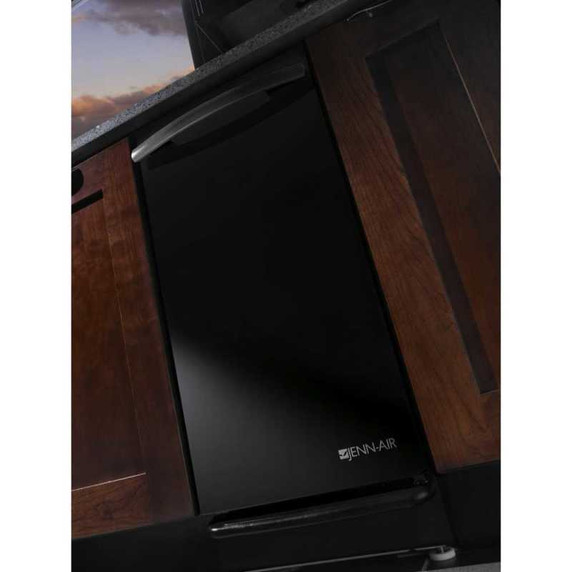 Jennair® 15 " Trash Compactor TC607X