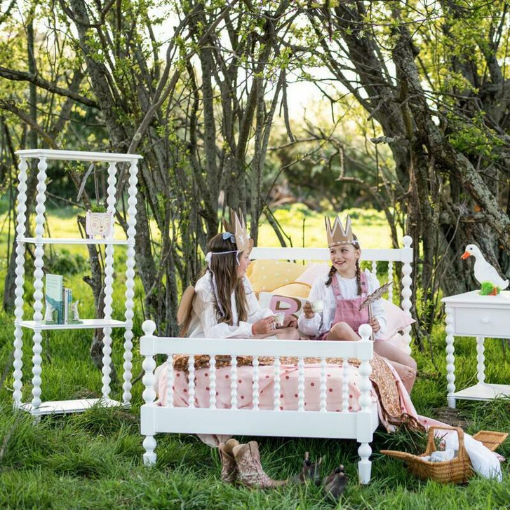 Spindle Package - King Single with kids in nature