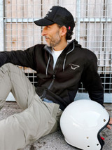 FROM THE COUCH TO THE STREET: THE MOST COMFORTABLE OUTFIT EVER.