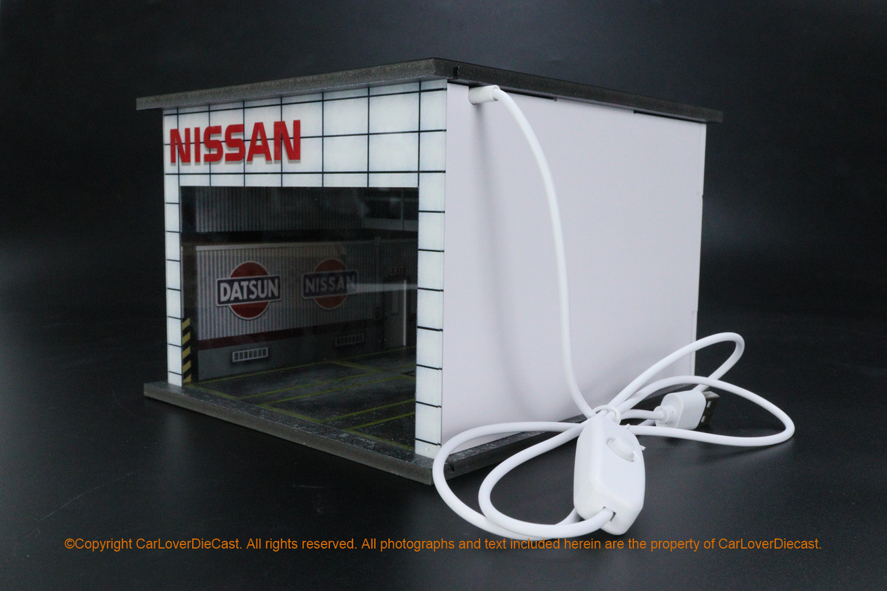 G-Fans 1:64 Nissan Double - Storey Garage Diorama With LED