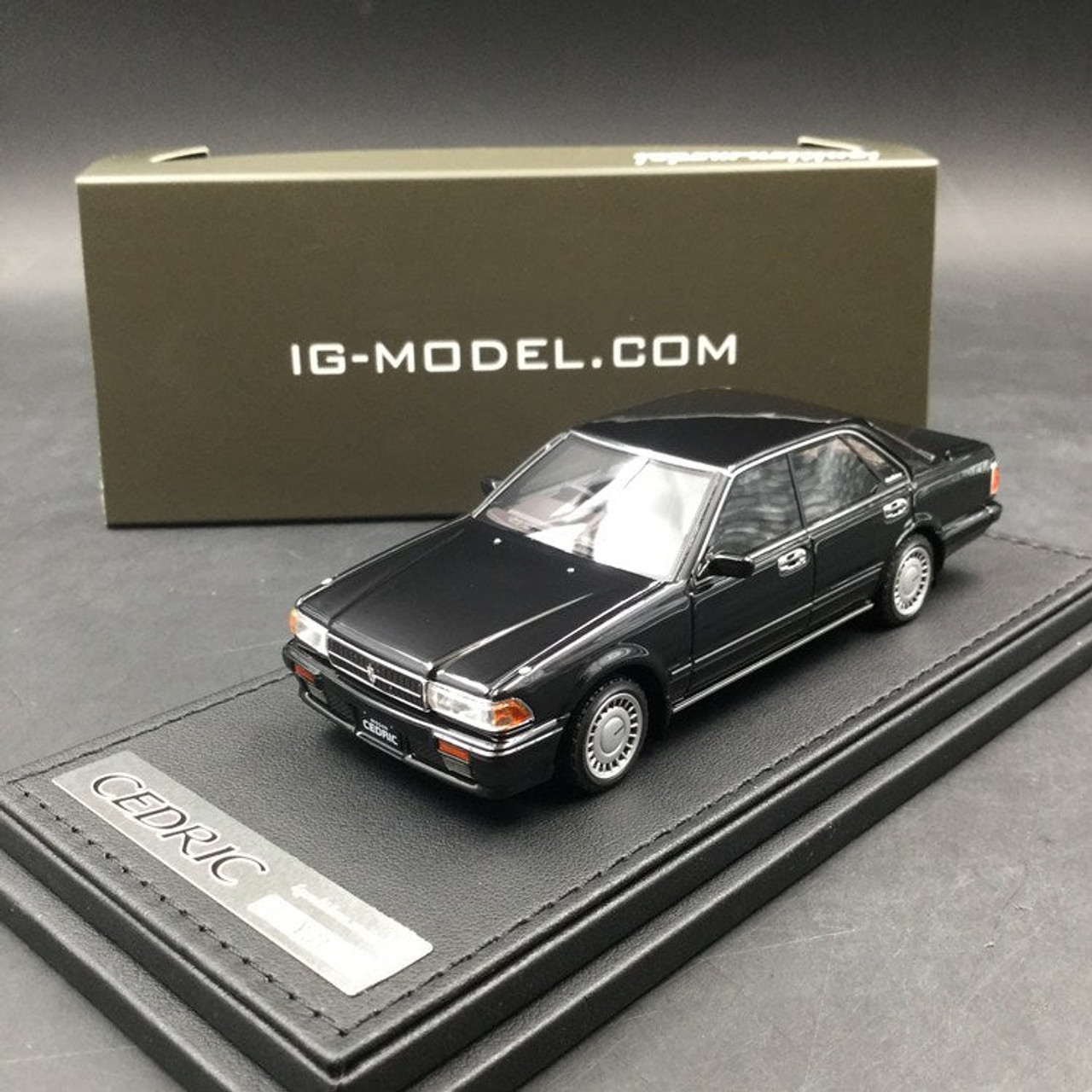 1/43 IG1251 セドリック Y31 Gran Turismo SV Ignition Model 1:43 Nissan Cedric (Y31) Gran Turismo SV