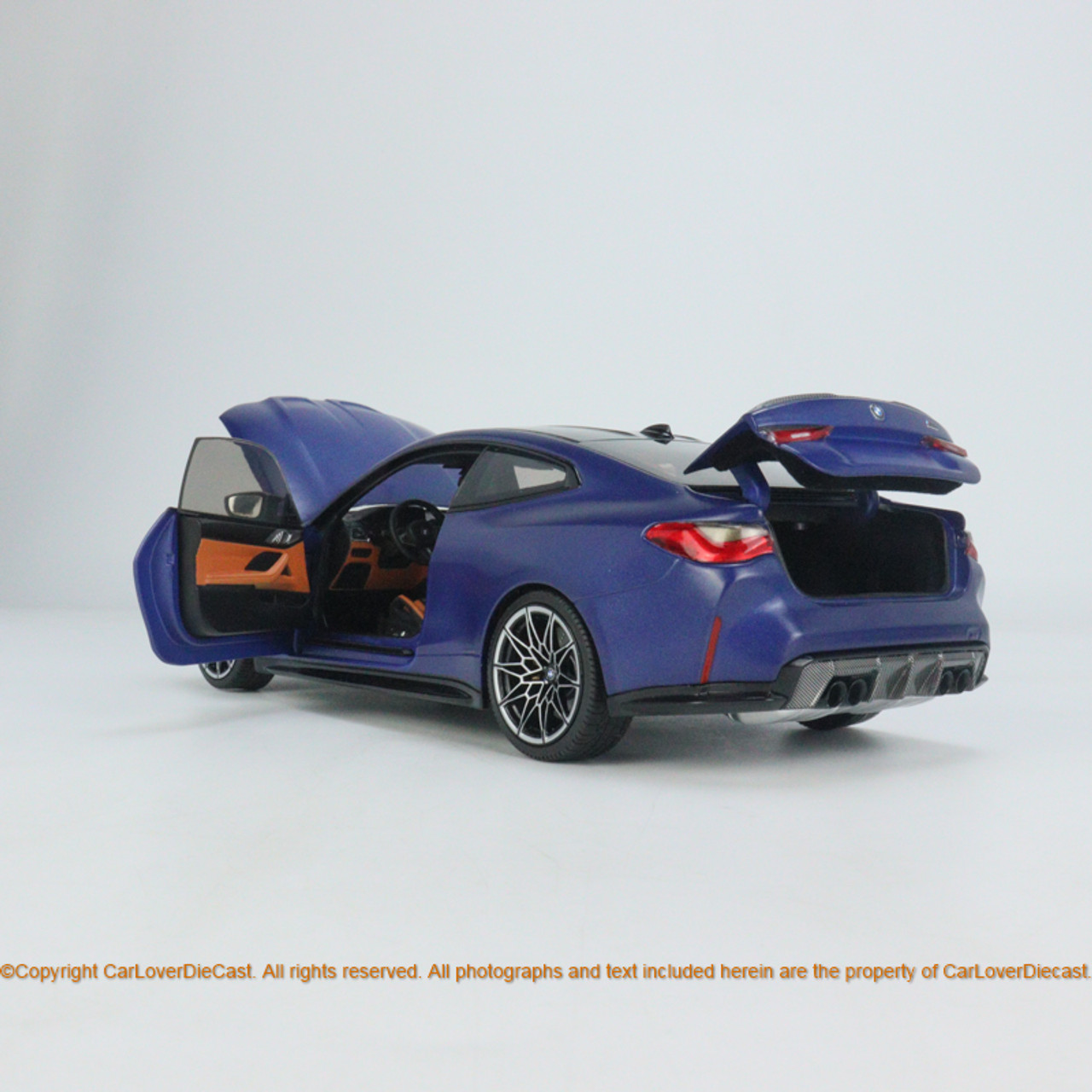 MINICHAMPS 1:18 BMW M4 Coupe Blue diecast 4 open function
