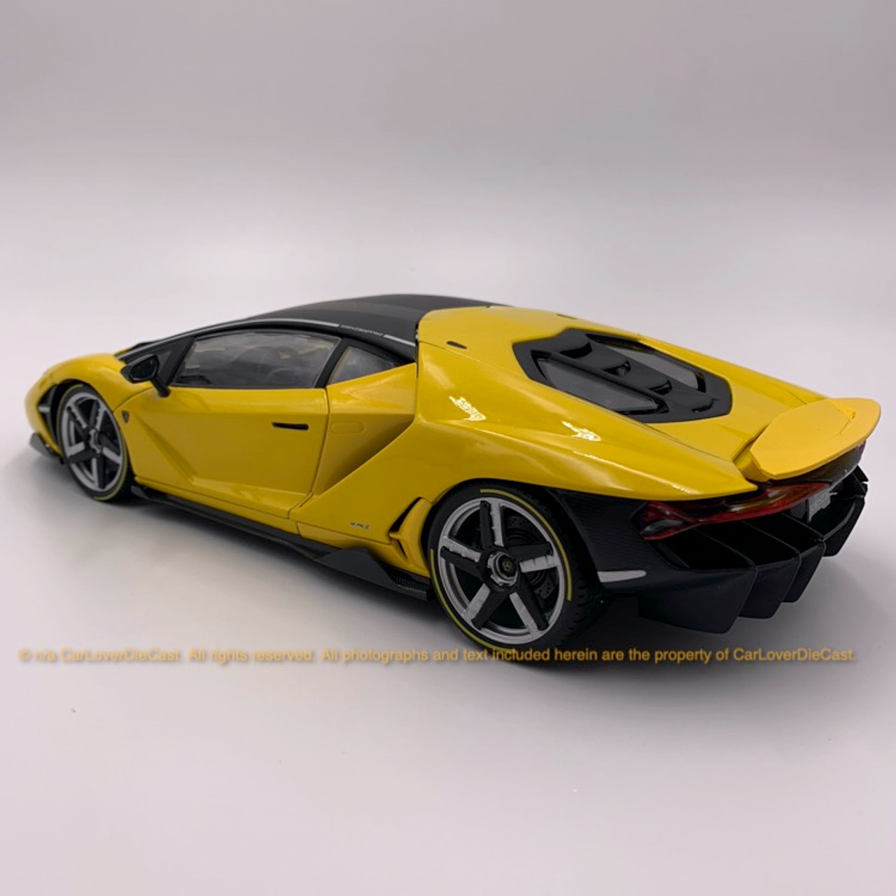 マイスト　Maisto ランボルギーニ Centenario ミニカー 1/18 Maisto (マイスト) ダイキャストカー 1/18 Lamborghini