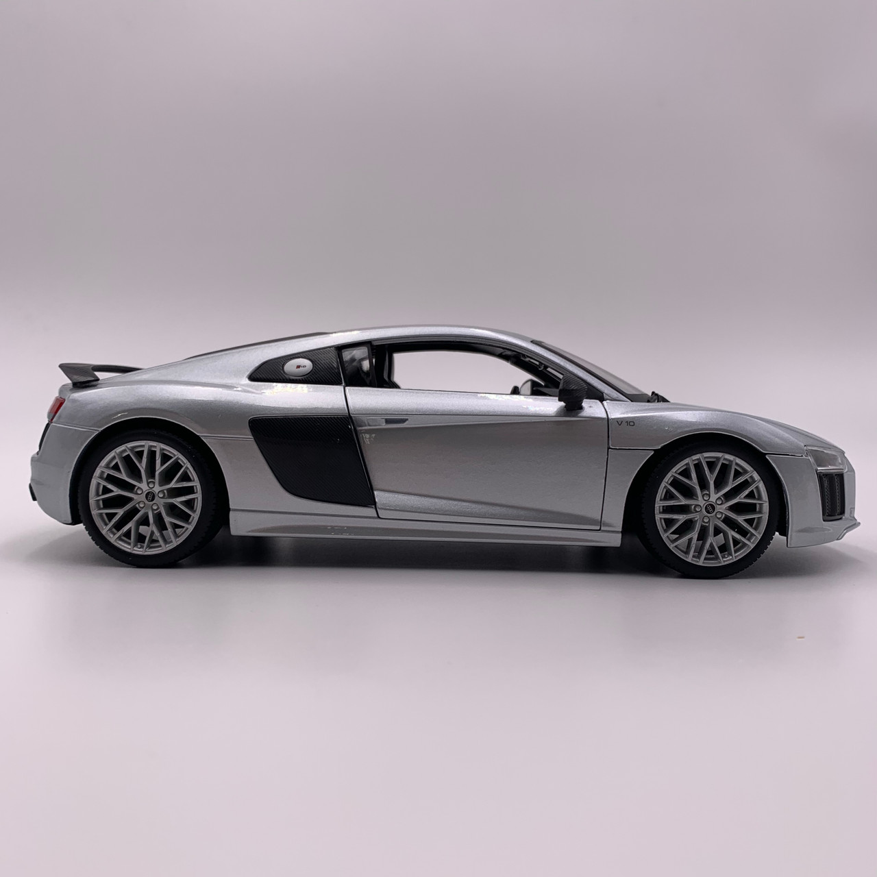 1/18 アウディ Audi R8 GT ホワイト マイスト製 ダイキャスト製 1/18
