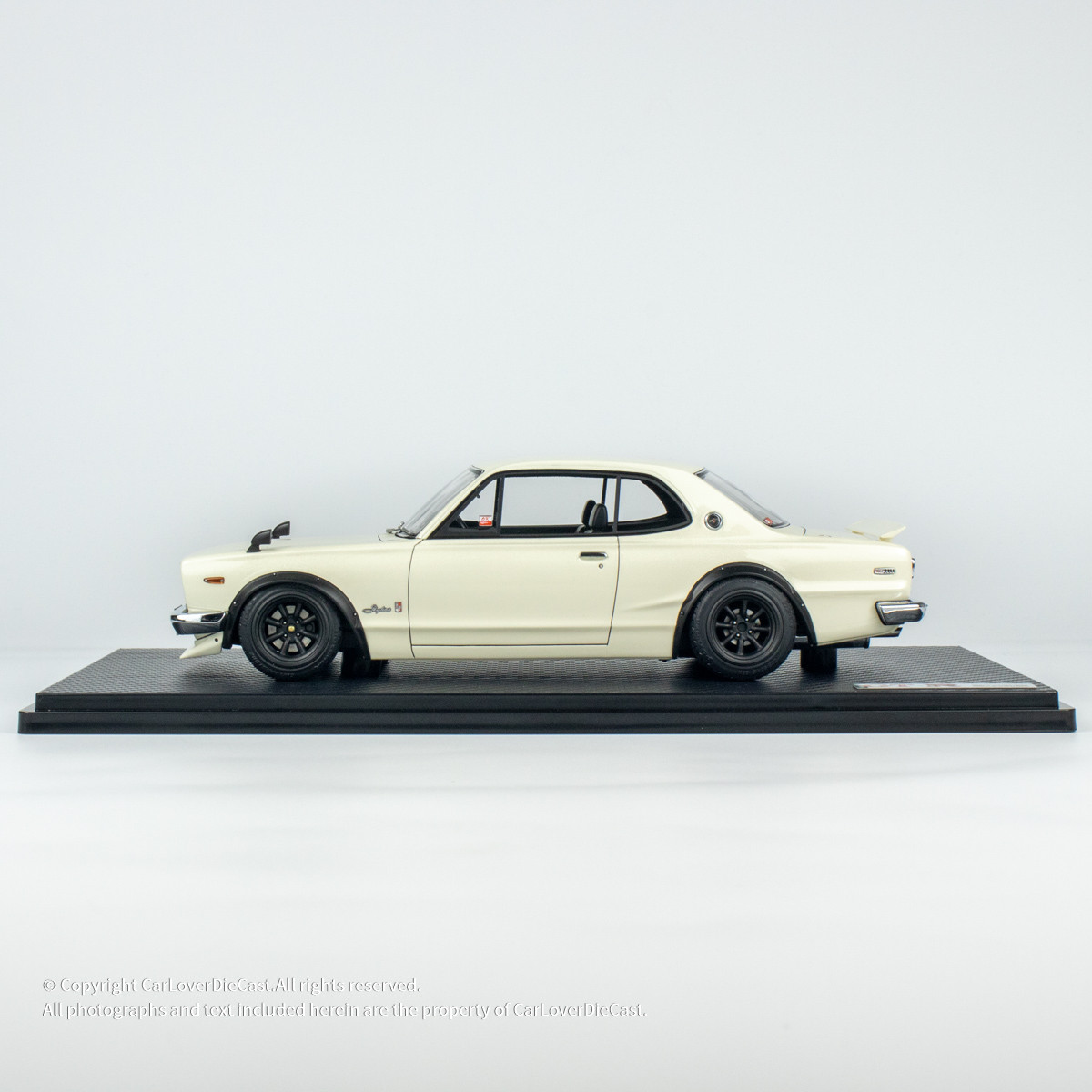 Webでは限定80台 ignition model 1/43 Nissan Skyline 2000 GT-R  