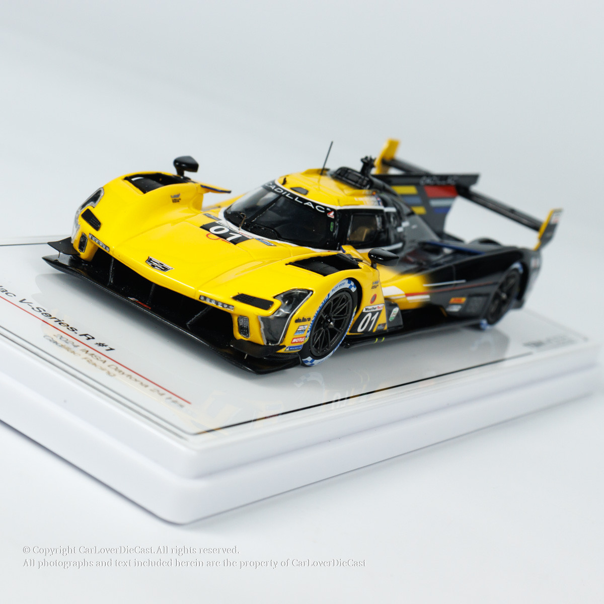 TSM MODEL vipカー 2台セット クイーンエリザベス1世と2世 TSM Model 1:43 Cadillac V-Series.R #1 Cadillac Racing 2024 IMSA