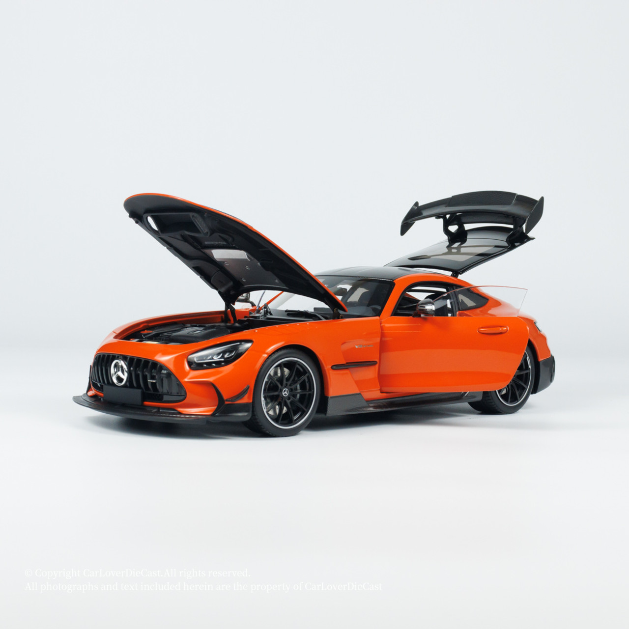 特価 MINICHAMPS 1/18 メルセデス AMG GT ブラックシリーズ 1/18 Minichamps Mercedes-AMG GT Black Series 2021 Black
